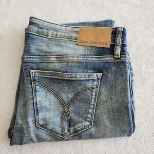 Calvin Kline Jeans Boyfriend Slim Size 10 20$